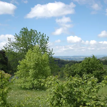 Holiday home Maison Vacances Grun Batailler Le Brugeron