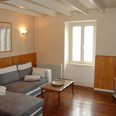 Holiday home Maison Vacances Grun Batailler